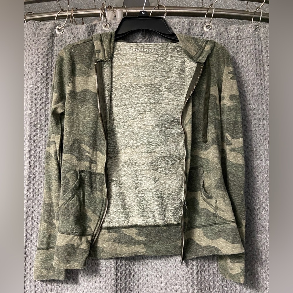 Light weight zip hoodie - Picture 2 of 2